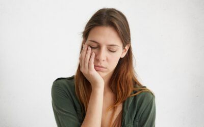 ¿Por qué estoy tan cansado si no hago tanto? La explicación psicológica del agotamiento emocional
